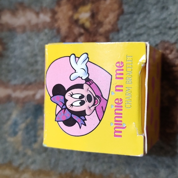 Avon 1991 minnie 'n me charm bracelet - Picture 5 of 6